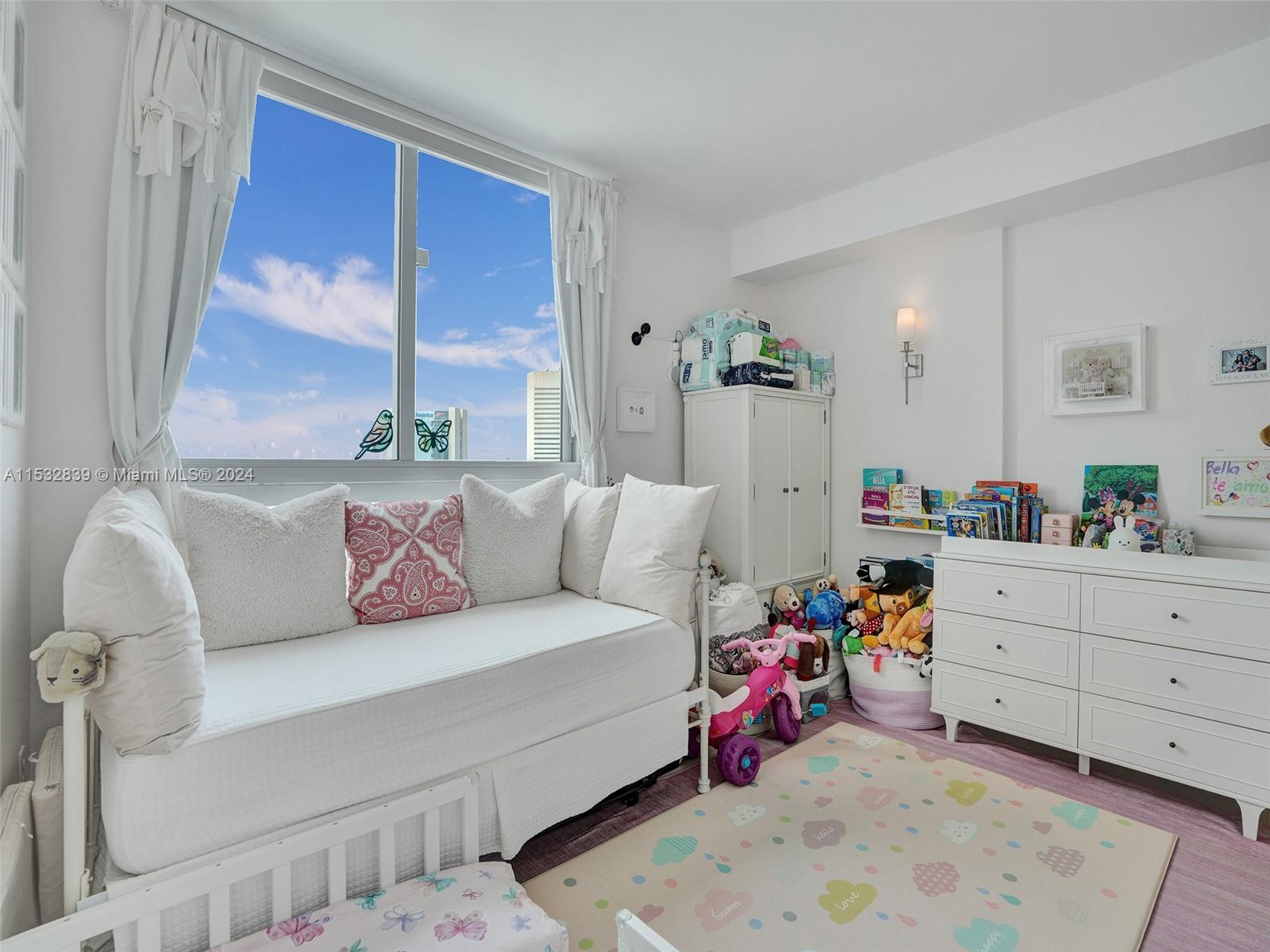 90 SW 3rd St 2707, Miami, Florida 33130, 2 Bedrooms Bedrooms, ,2 BathroomsBathrooms,Residential,For Sale,90 SW 3rd St 2707,A11532839