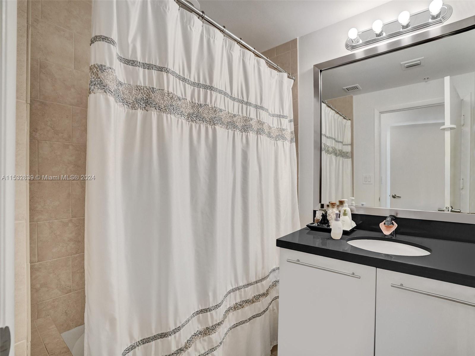 90 SW 3rd St 2707, Miami, Florida 33130, 2 Bedrooms Bedrooms, ,2 BathroomsBathrooms,Residential,For Sale,90 SW 3rd St 2707,A11532839
