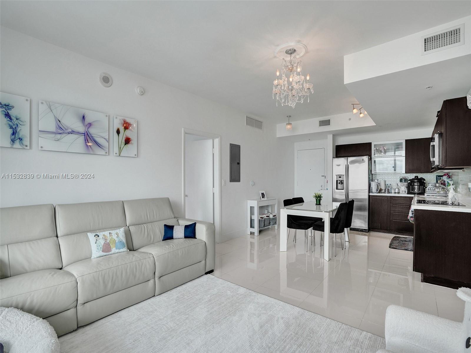 90 SW 3rd St 2707, Miami, Florida 33130, 2 Bedrooms Bedrooms, ,2 BathroomsBathrooms,Residential,For Sale,90 SW 3rd St 2707,A11532839