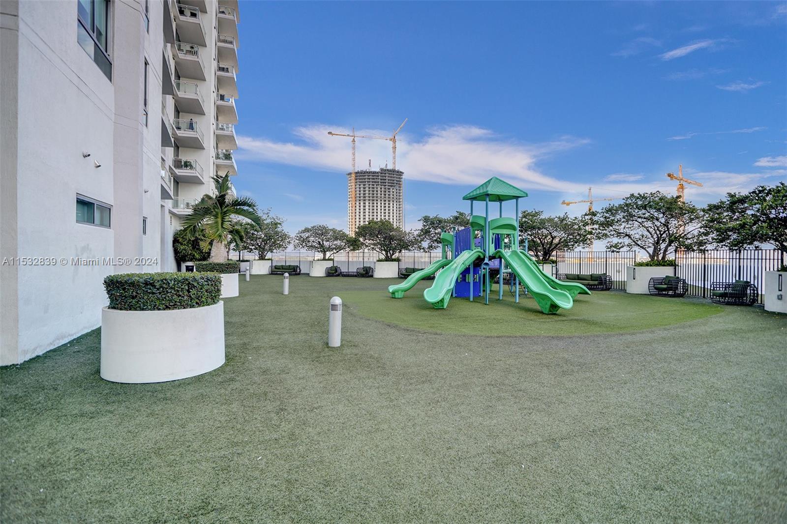 90 SW 3rd St 2707, Miami, Florida 33130, 2 Bedrooms Bedrooms, ,2 BathroomsBathrooms,Residential,For Sale,90 SW 3rd St 2707,A11532839