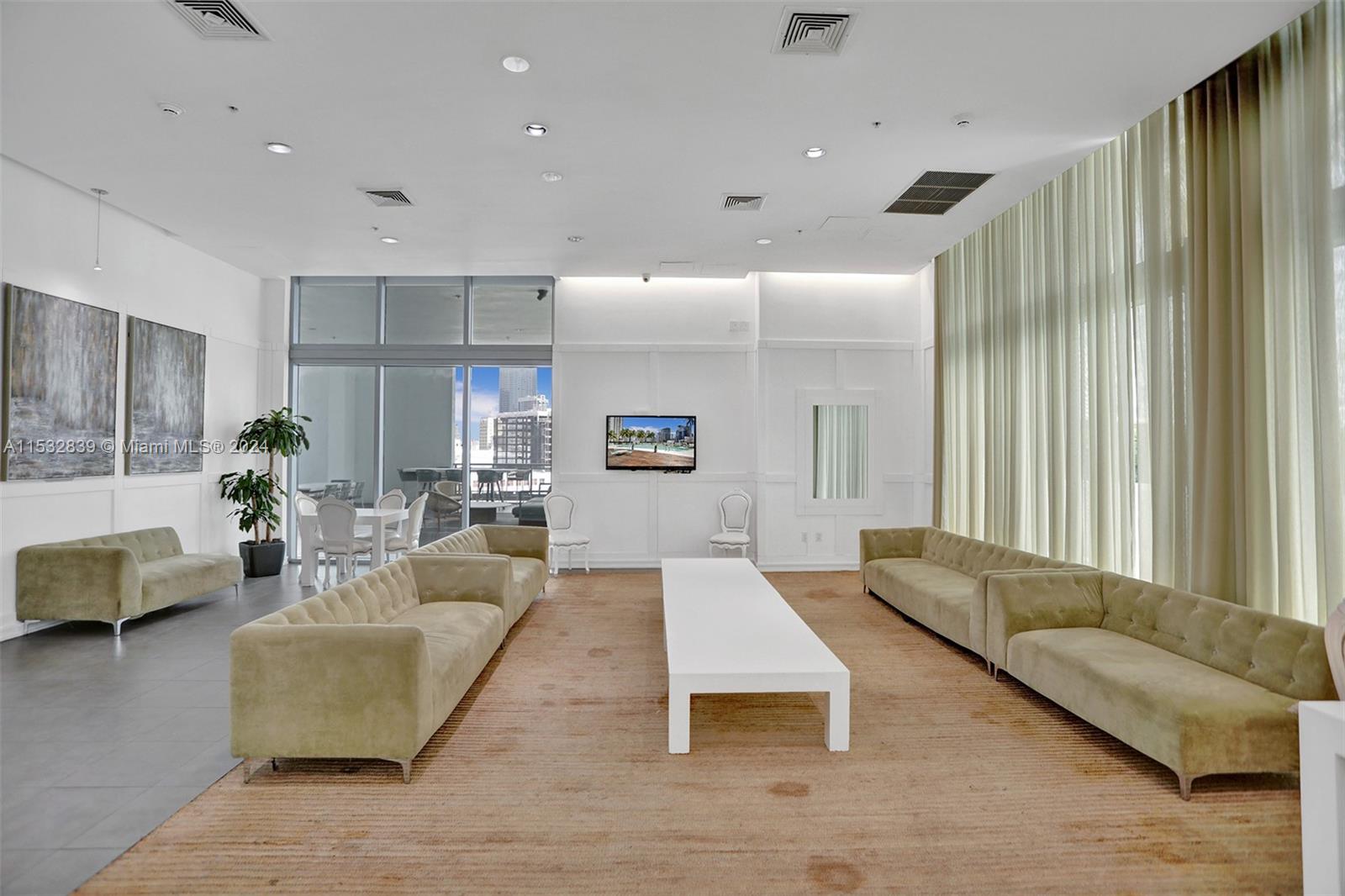 90 SW 3rd St 2707, Miami, Florida 33130, 2 Bedrooms Bedrooms, ,2 BathroomsBathrooms,Residential,For Sale,90 SW 3rd St 2707,A11532839
