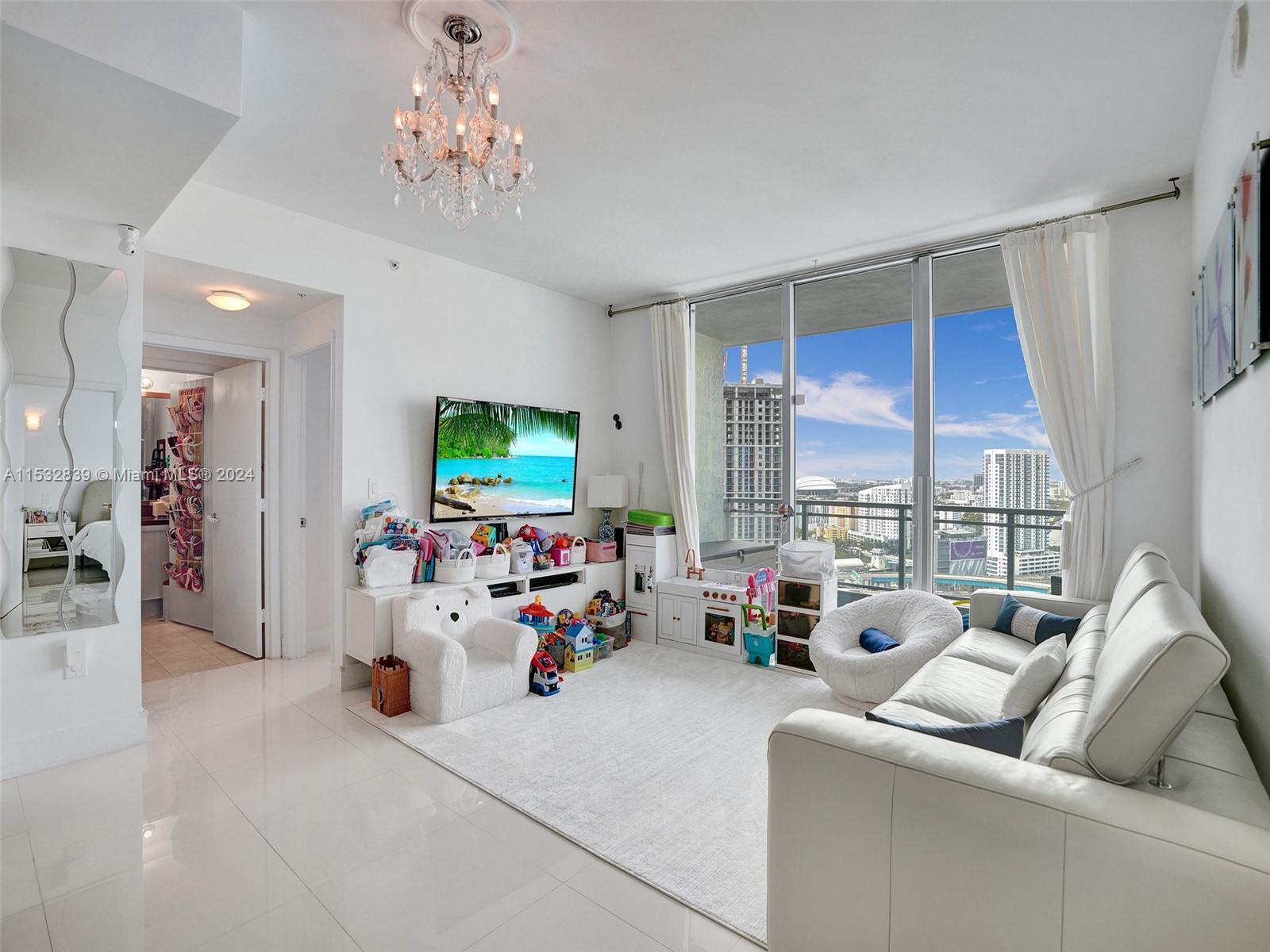 90 SW 3rd St 2707, Miami, Florida 33130, 2 Bedrooms Bedrooms, ,2 BathroomsBathrooms,Residential,For Sale,90 SW 3rd St 2707,A11532839