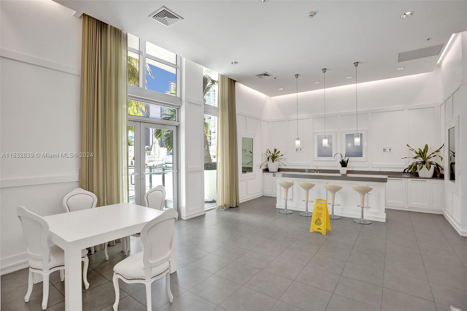 90 SW 3rd St 2707, Miami, Florida 33130, 2 Bedrooms Bedrooms, ,2 BathroomsBathrooms,Residential,For Sale,90 SW 3rd St 2707,A11532839