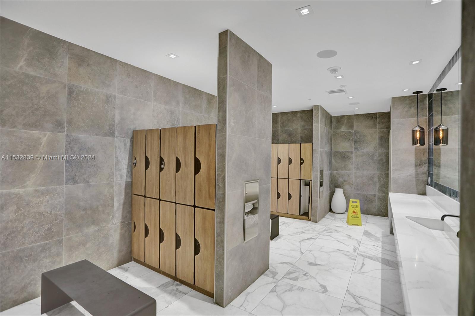 90 SW 3rd St 2707, Miami, Florida 33130, 2 Bedrooms Bedrooms, ,2 BathroomsBathrooms,Residential,For Sale,90 SW 3rd St 2707,A11532839
