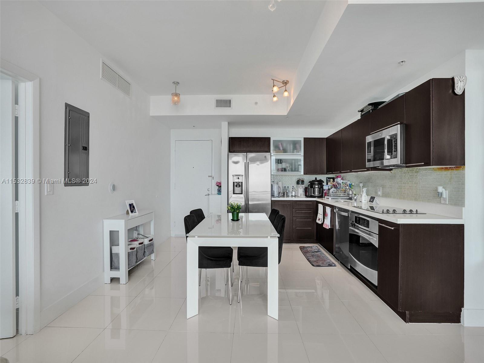 90 SW 3rd St 2707, Miami, Florida 33130, 2 Bedrooms Bedrooms, ,2 BathroomsBathrooms,Residential,For Sale,90 SW 3rd St 2707,A11532839