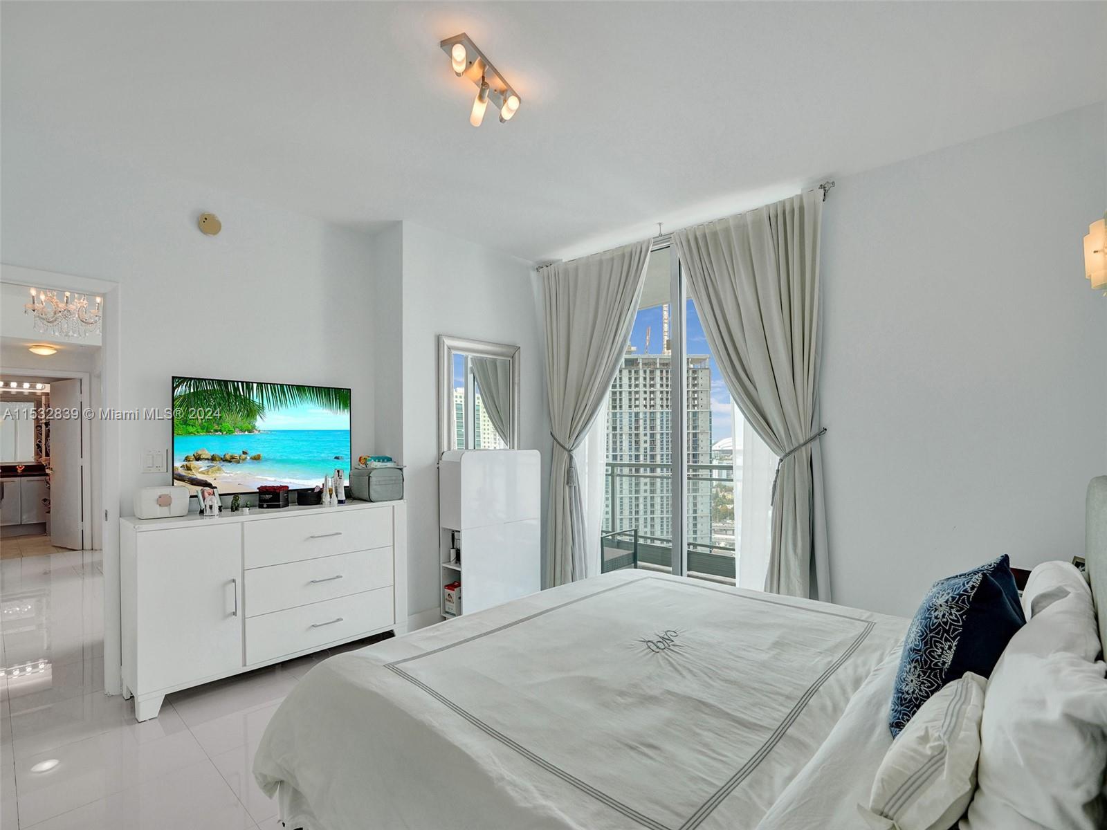 90 SW 3rd St 2707, Miami, Florida 33130, 2 Bedrooms Bedrooms, ,2 BathroomsBathrooms,Residential,For Sale,90 SW 3rd St 2707,A11532839