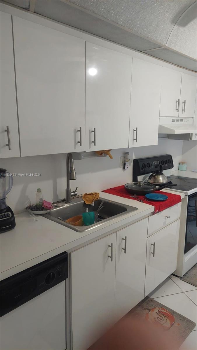 6921 Environ Blvd 4P, Lauderhill, Florida 33319, 2 Bedrooms Bedrooms, ,2 BathroomsBathrooms,Residential,For Sale,6921 Environ Blvd 4P,A11532342
