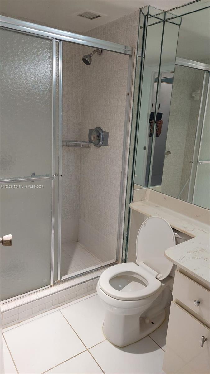 6921 Environ Blvd 4P, Lauderhill, Florida 33319, 2 Bedrooms Bedrooms, ,2 BathroomsBathrooms,Residential,For Sale,6921 Environ Blvd 4P,A11532342