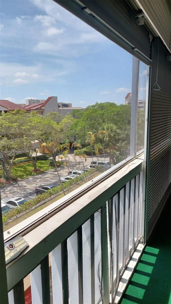 6921 Environ Blvd 4P, Lauderhill, Florida 33319, 2 Bedrooms Bedrooms, ,2 BathroomsBathrooms,Residential,For Sale,6921 Environ Blvd 4P,A11532342