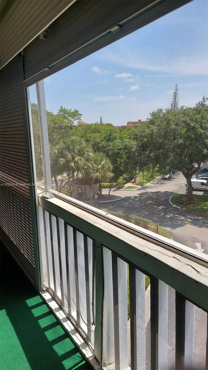 6921 Environ Blvd 4P, Lauderhill, Florida 33319, 2 Bedrooms Bedrooms, ,2 BathroomsBathrooms,Residential,For Sale,6921 Environ Blvd 4P,A11532342