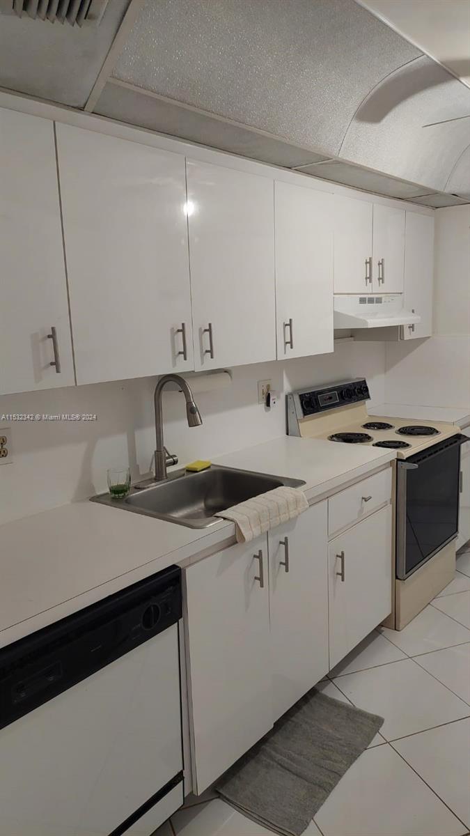 6921 Environ Blvd 4P, Lauderhill, Florida 33319, 2 Bedrooms Bedrooms, ,2 BathroomsBathrooms,Residential,For Sale,6921 Environ Blvd 4P,A11532342
