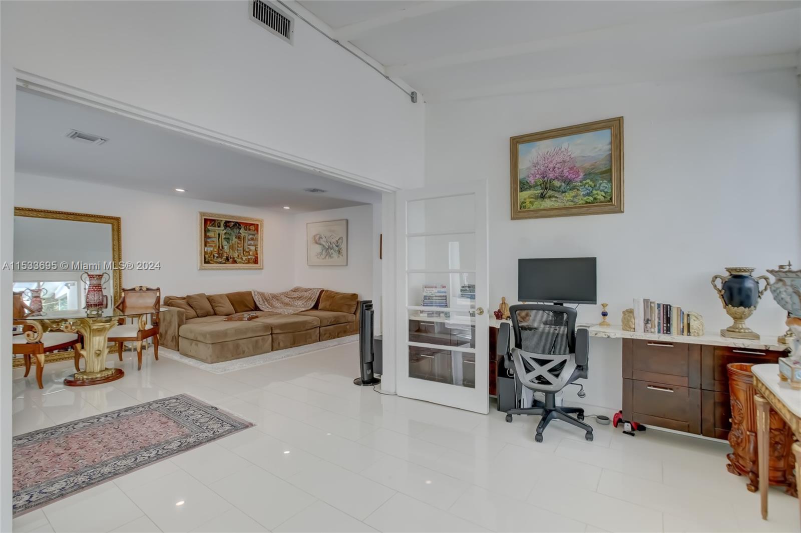 2601 NE 11th Ct, Fort Lauderdale, Florida 33304, 3 Bedrooms Bedrooms, ,3 BathroomsBathrooms,Residentiallease,For Rent,2601 NE 11th Ct,A11533695