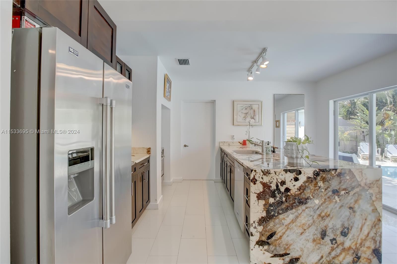 2601 NE 11th Ct, Fort Lauderdale, Florida 33304, 3 Bedrooms Bedrooms, ,3 BathroomsBathrooms,Residentiallease,For Rent,2601 NE 11th Ct,A11533695