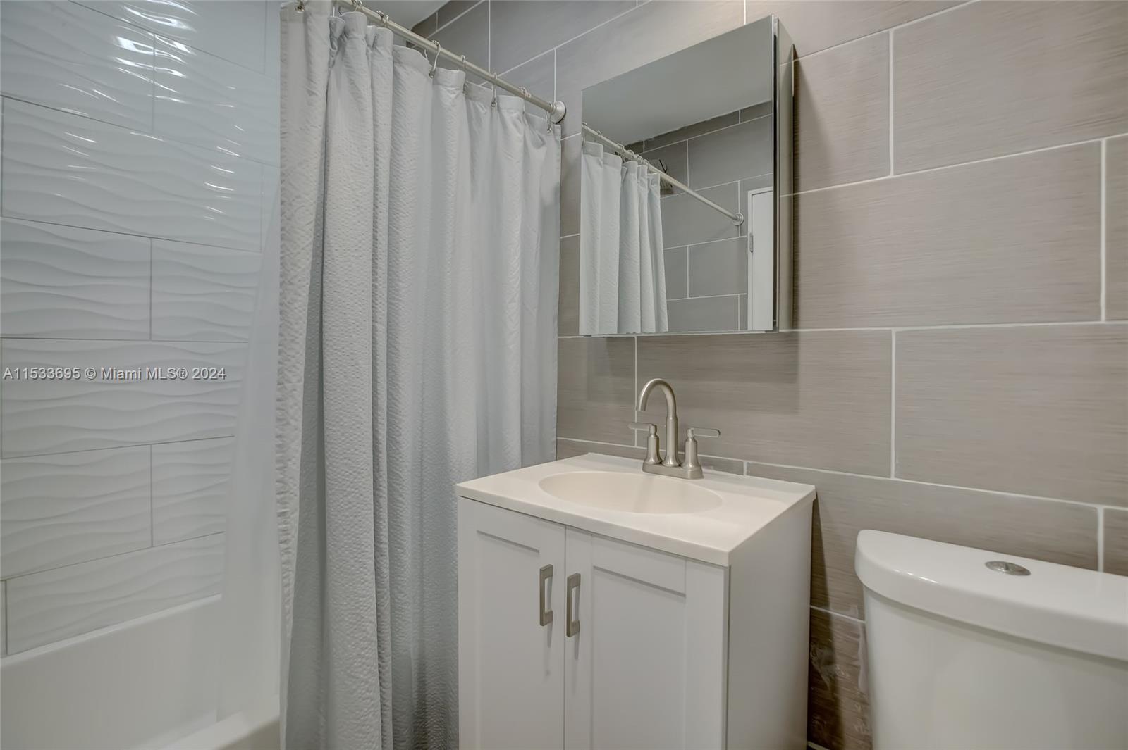 2601 NE 11th Ct, Fort Lauderdale, Florida 33304, 3 Bedrooms Bedrooms, ,3 BathroomsBathrooms,Residentiallease,For Rent,2601 NE 11th Ct,A11533695