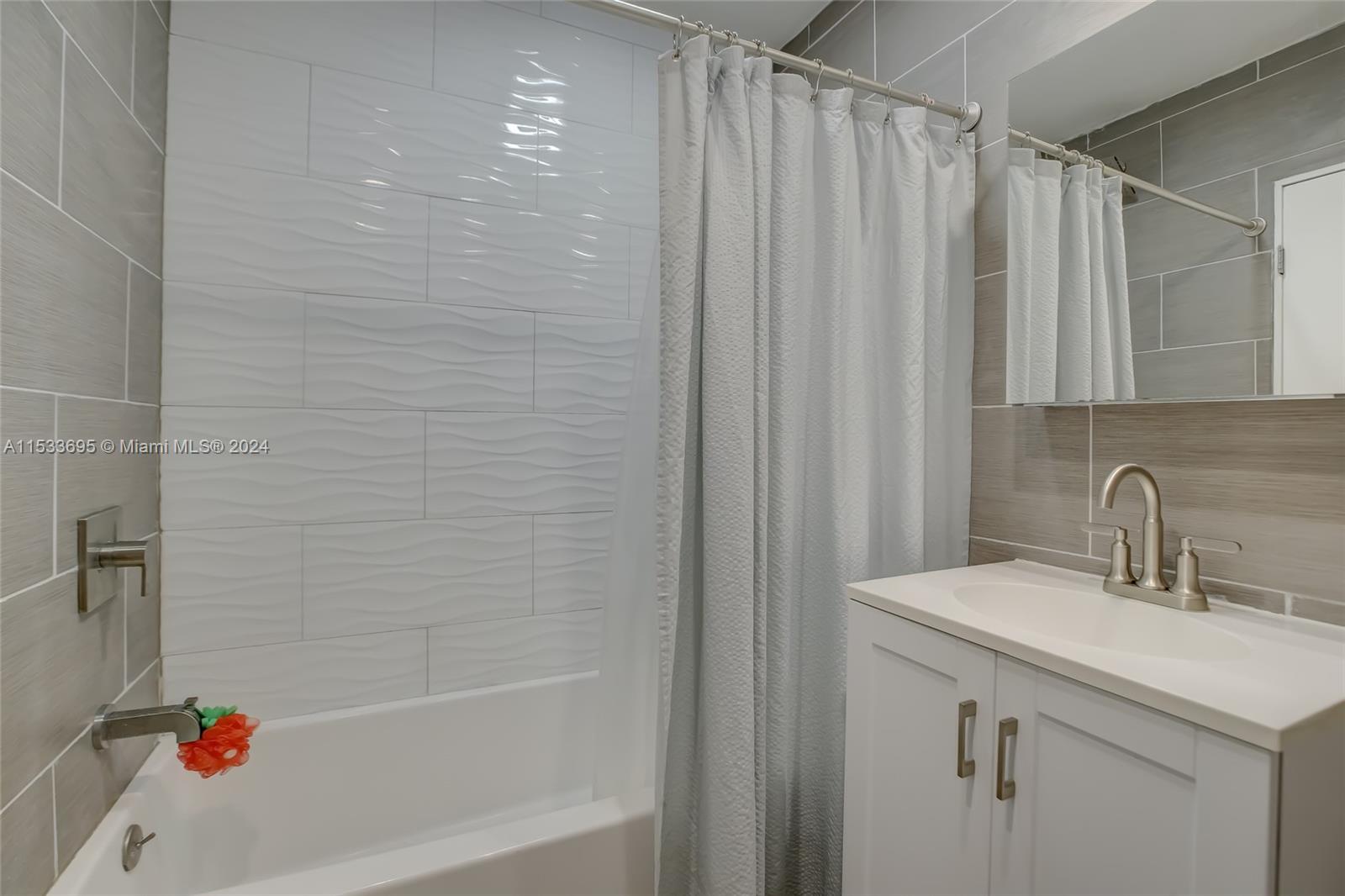 2601 NE 11th Ct, Fort Lauderdale, Florida 33304, 3 Bedrooms Bedrooms, ,3 BathroomsBathrooms,Residentiallease,For Rent,2601 NE 11th Ct,A11533695