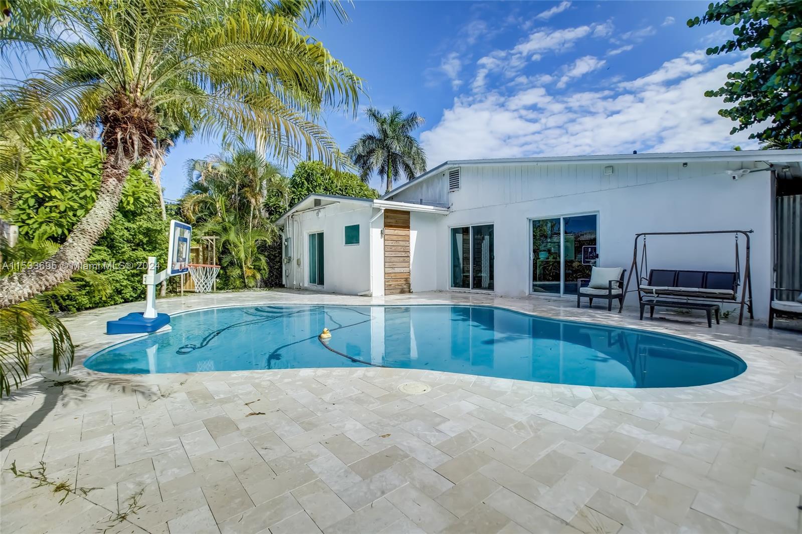 2601 NE 11th Ct, Fort Lauderdale, Florida 33304, 3 Bedrooms Bedrooms, ,3 BathroomsBathrooms,Residentiallease,For Rent,2601 NE 11th Ct,A11533695