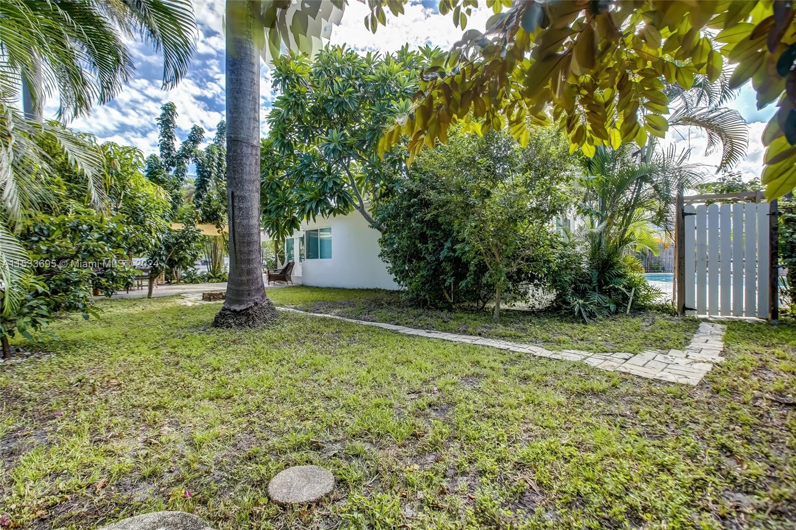 2601 NE 11th Ct, Fort Lauderdale, Florida 33304, 3 Bedrooms Bedrooms, ,3 BathroomsBathrooms,Residentiallease,For Rent,2601 NE 11th Ct,A11533695