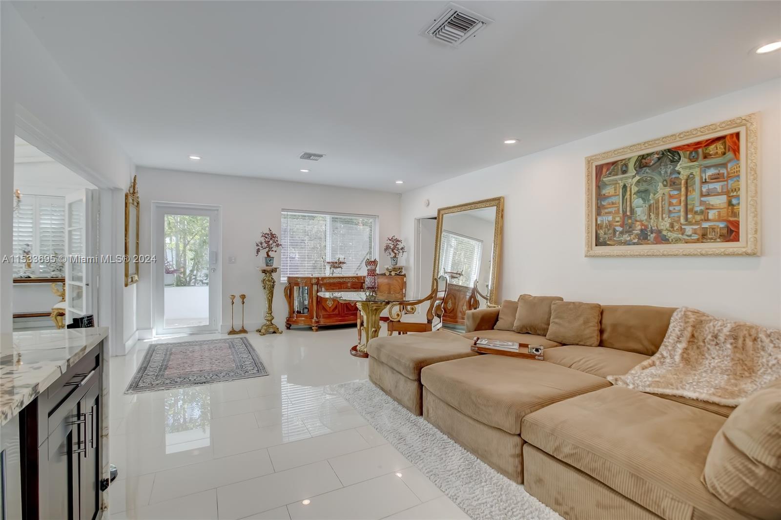 2601 NE 11th Ct, Fort Lauderdale, Florida 33304, 3 Bedrooms Bedrooms, ,3 BathroomsBathrooms,Residentiallease,For Rent,2601 NE 11th Ct,A11533695