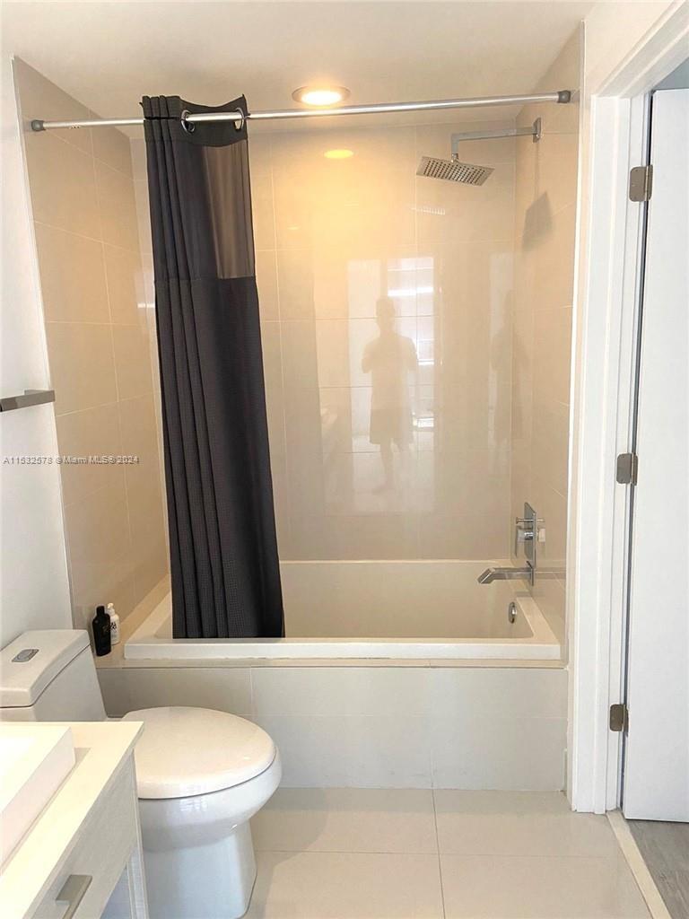 45 SW 9th St 3707, Miami, Florida 33130, 1 Bedroom Bedrooms, ,1 BathroomBathrooms,Residential,For Sale,45 SW 9th St 3707,A11532578
