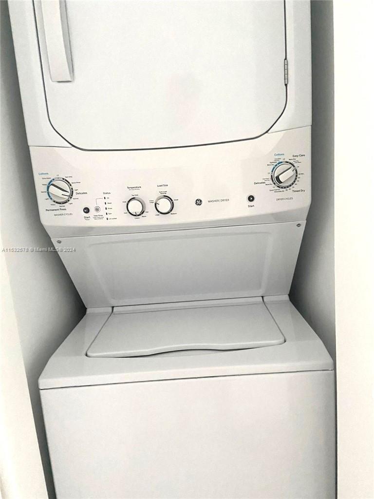 45 SW 9th St 3707, Miami, Florida 33130, 1 Bedroom Bedrooms, ,1 BathroomBathrooms,Residential,For Sale,45 SW 9th St 3707,A11532578