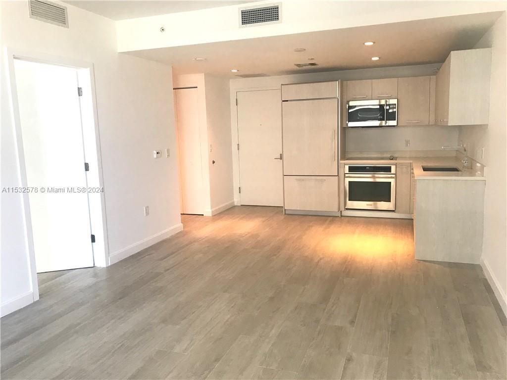 45 SW 9th St 3707, Miami, Florida 33130, 1 Bedroom Bedrooms, ,1 BathroomBathrooms,Residential,For Sale,45 SW 9th St 3707,A11532578