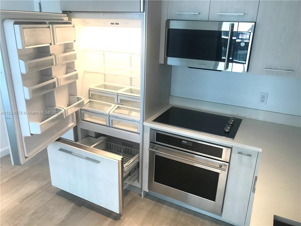45 SW 9th St 3707, Miami, Florida 33130, 1 Bedroom Bedrooms, ,1 BathroomBathrooms,Residential,For Sale,45 SW 9th St 3707,A11532578
