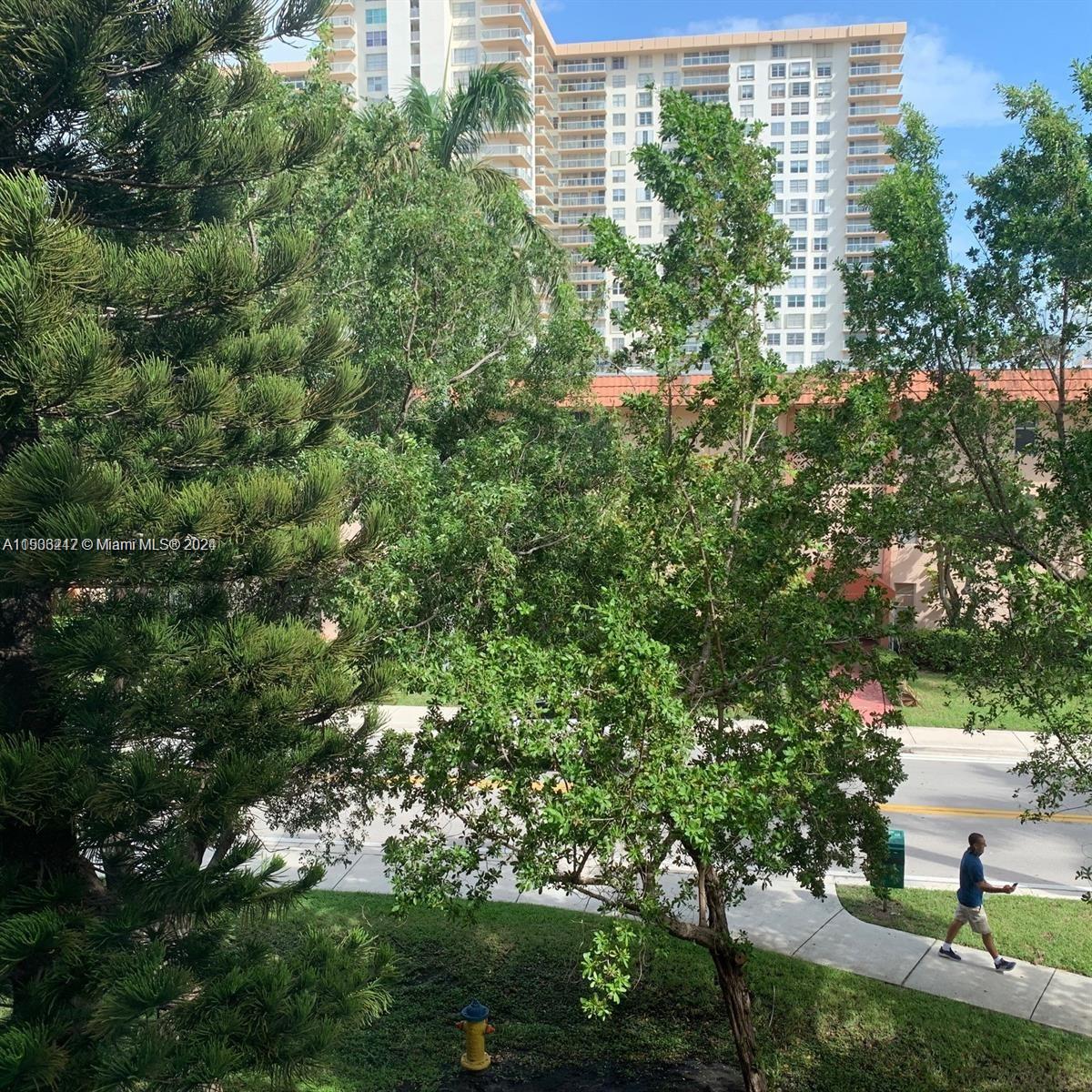 200 172nd St 303, Sunny Isles Beach, Florida 33160, 1 Bedroom Bedrooms, ,1 BathroomBathrooms,Residential,For Sale,200 172nd St 303,A11533242