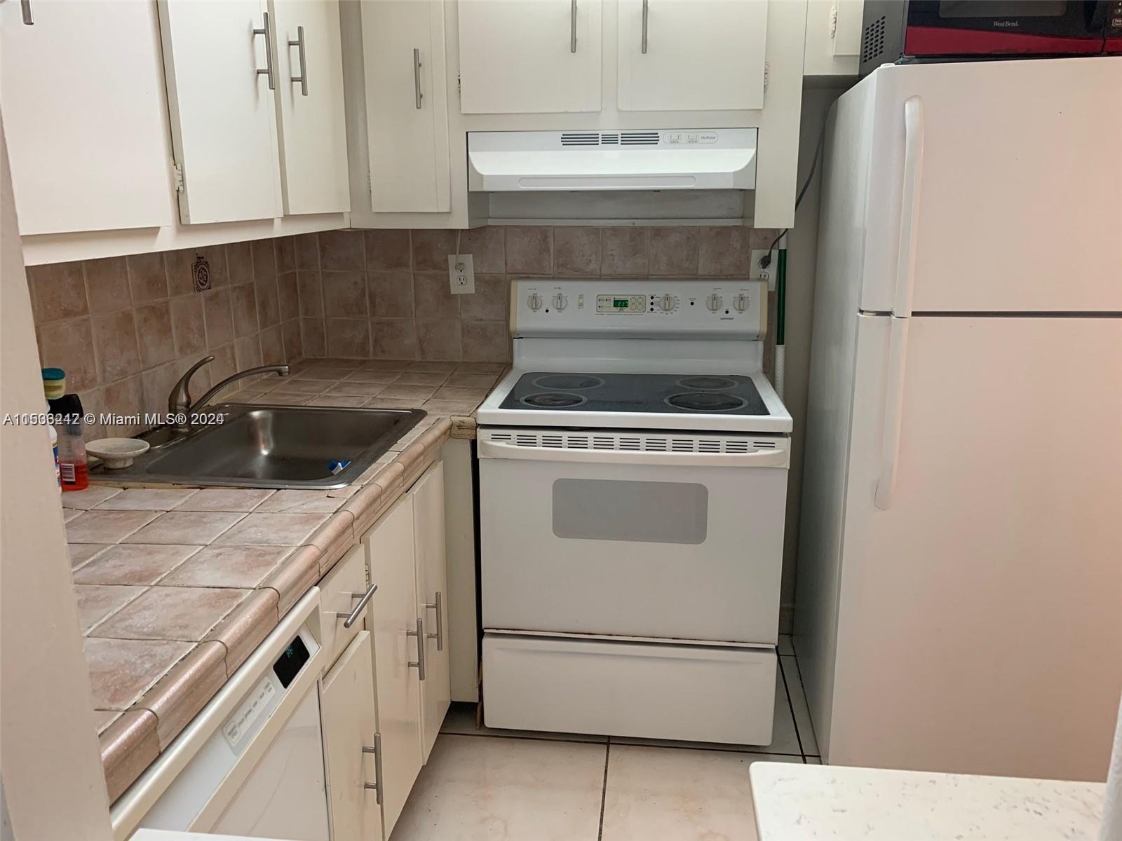 200 172nd St 303, Sunny Isles Beach, Florida 33160, 1 Bedroom Bedrooms, ,1 BathroomBathrooms,Residential,For Sale,200 172nd St 303,A11533242