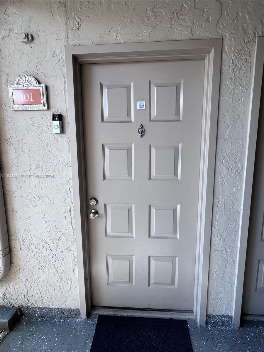 8225 Lake Dr 101, Doral, Florida 33166, 1 Bedroom Bedrooms, ,1 BathroomBathrooms,Residentiallease,For Rent,8225 Lake Dr 101,A11533477