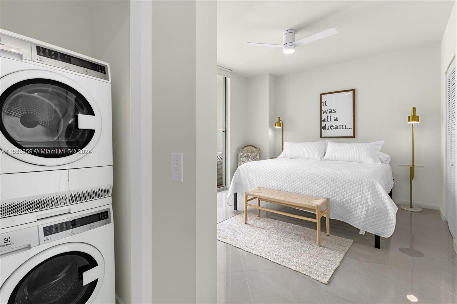 300 S Biscayne Blvd T-3407, Miami, Florida 33131, 1 Bedroom Bedrooms, ,1 BathroomBathrooms,Residentiallease,For Rent,300 S Biscayne Blvd T-3407,A11533359