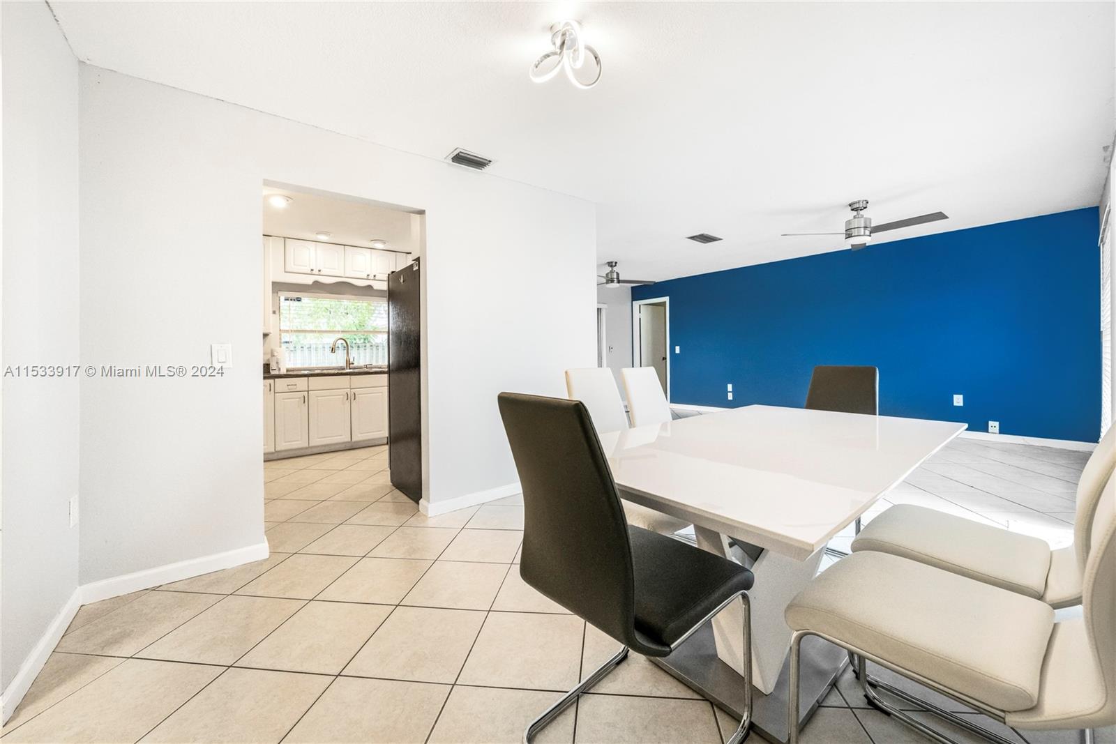 9523 NW 26th St, Sunrise, Florida 33322, 2 Bedrooms Bedrooms, ,2 BathroomsBathrooms,Residentiallease,For Rent,9523 NW 26th St,A11533917