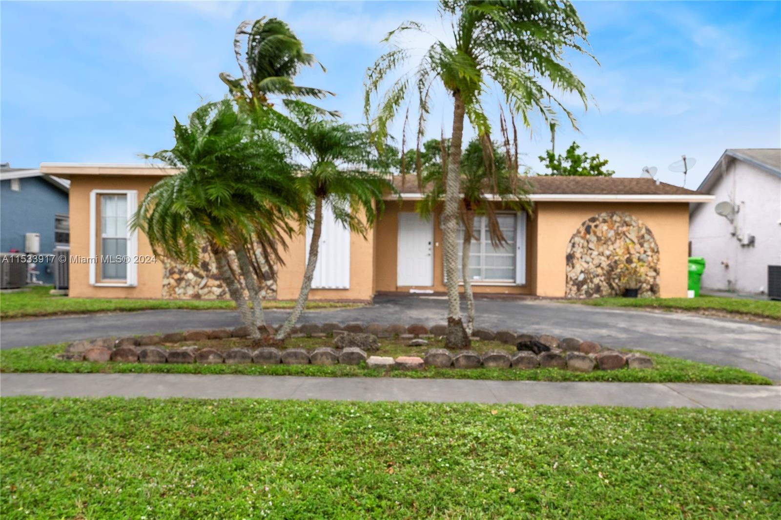 9523 NW 26th St, Sunrise, Florida 33322, 2 Bedrooms Bedrooms, ,2 BathroomsBathrooms,Residentiallease,For Rent,9523 NW 26th St,A11533917