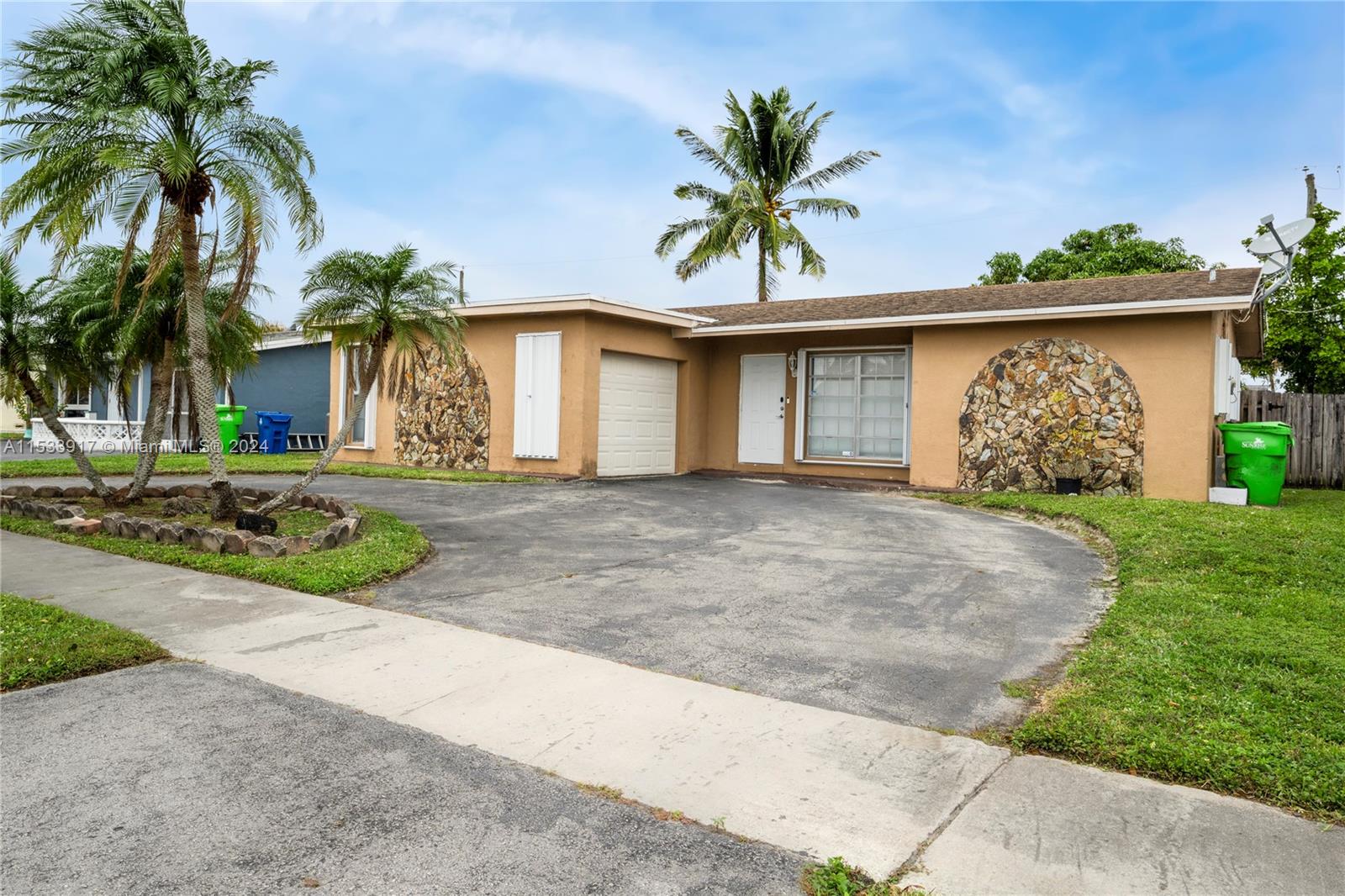 9523 NW 26th St, Sunrise, Florida 33322, 2 Bedrooms Bedrooms, ,2 BathroomsBathrooms,Residentiallease,For Rent,9523 NW 26th St,A11533917