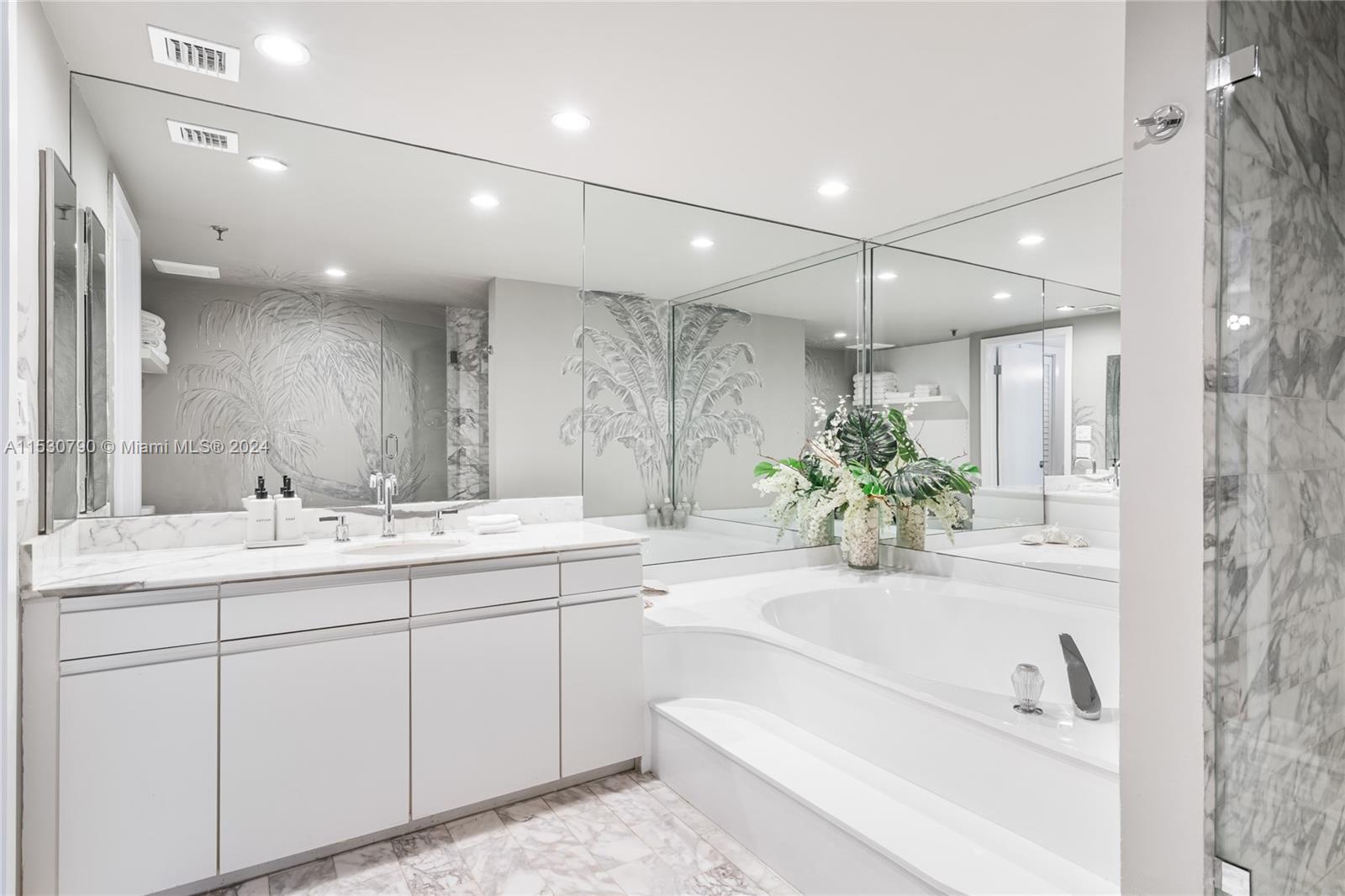 9 Island Ave 1409, Miami Beach, Florida 33139, 2 Bedrooms Bedrooms, ,2 BathroomsBathrooms,Residential,For Sale,9 Island Ave 1409,A11530790