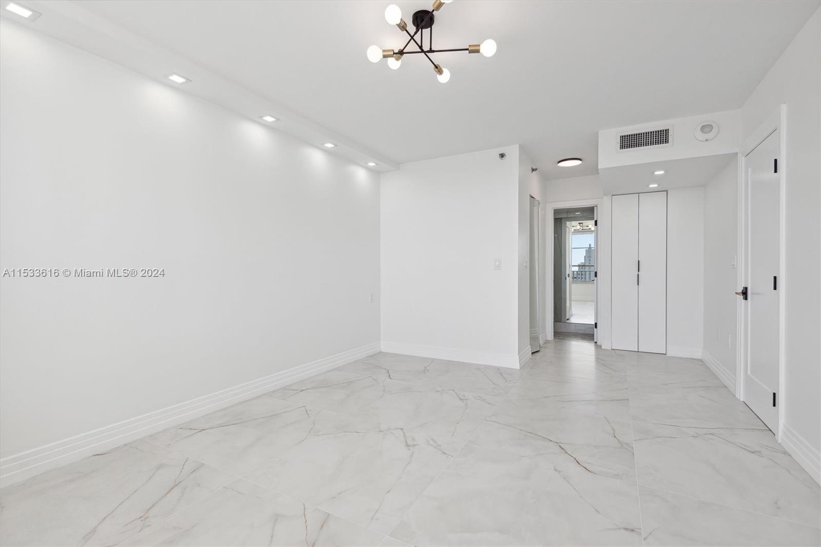 4101 Pine Tree Dr 1120, Miami Beach, Florida 33140, 1 Bedroom Bedrooms, ,2 BathroomsBathrooms,Residential,For Sale,4101 Pine Tree Dr 1120,A11533616