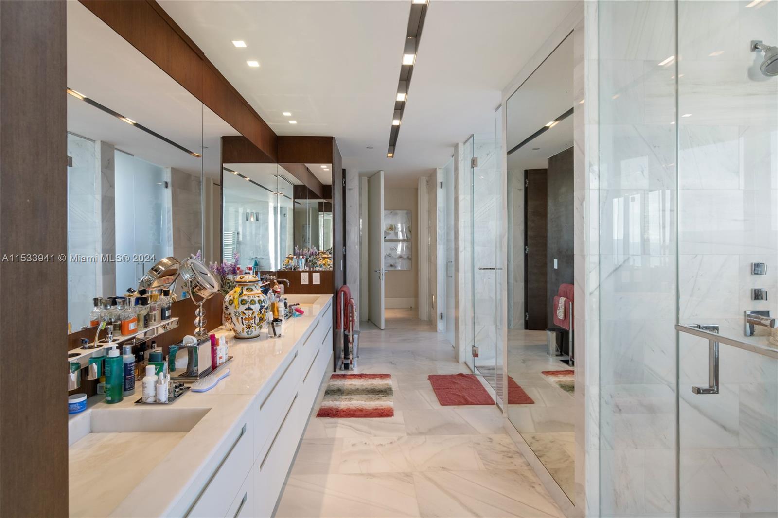 19575 Collins Ave 5, Sunny Isles Beach, Florida 33160, 4 Bedrooms Bedrooms, ,5 BathroomsBathrooms,Residentiallease,For Rent,19575 Collins Ave 5,A11533941