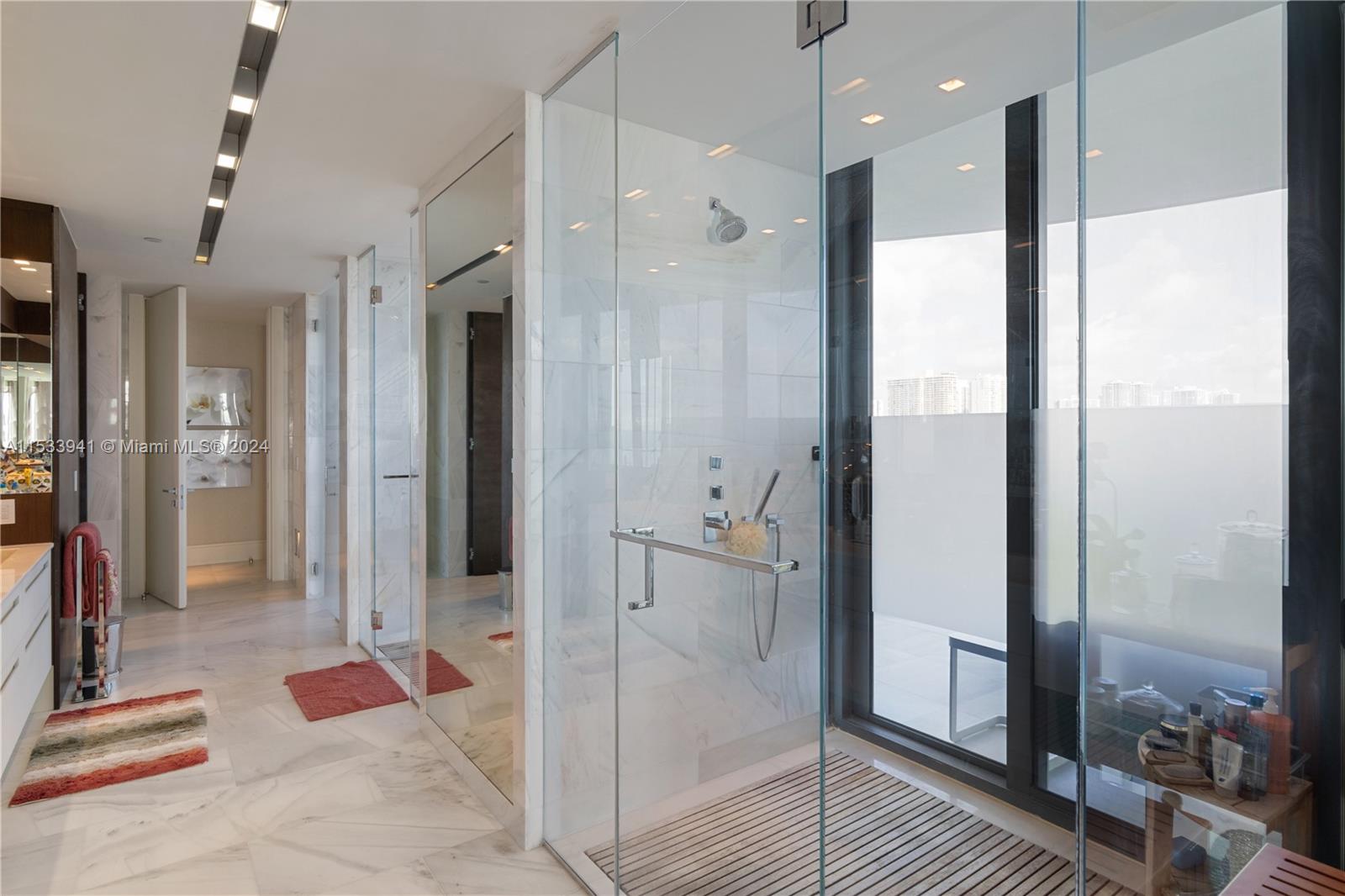 19575 Collins Ave 5, Sunny Isles Beach, Florida 33160, 4 Bedrooms Bedrooms, ,5 BathroomsBathrooms,Residentiallease,For Rent,19575 Collins Ave 5,A11533941
