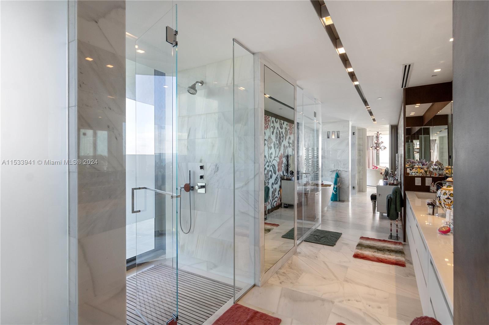 19575 Collins Ave 5, Sunny Isles Beach, Florida 33160, 4 Bedrooms Bedrooms, ,5 BathroomsBathrooms,Residentiallease,For Rent,19575 Collins Ave 5,A11533941