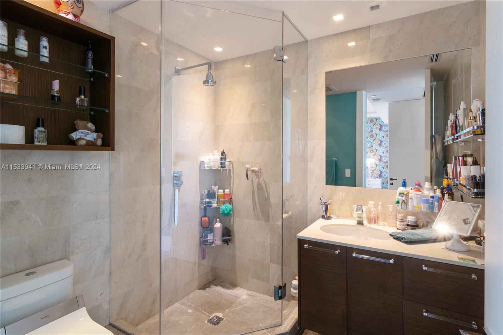 19575 Collins Ave 5, Sunny Isles Beach, Florida 33160, 4 Bedrooms Bedrooms, ,5 BathroomsBathrooms,Residentiallease,For Rent,19575 Collins Ave 5,A11533941