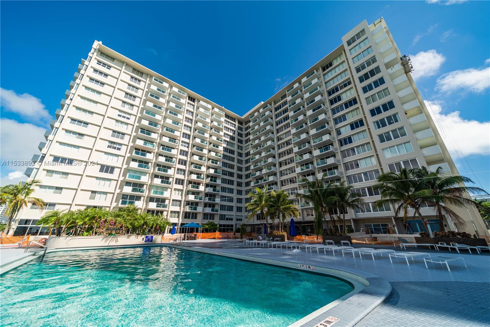 1200 West Ave 824, Miami Beach, Florida 33139, ,1 BathroomBathrooms,Residentiallease,For Rent,1200 West Ave 824,A11533892