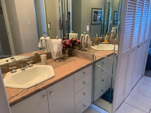 100 LINCOLN RD 821, Miami Beach, Florida 33139, 1 Bedroom Bedrooms, ,1 BathroomBathrooms,Residentiallease,For Rent,100 LINCOLN RD 821,A1950627