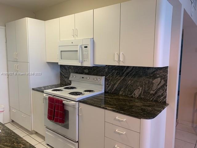 100 LINCOLN RD 821, Miami Beach, Florida 33139, 1 Bedroom Bedrooms, ,1 BathroomBathrooms,Residentiallease,For Rent,100 LINCOLN RD 821,A1950627