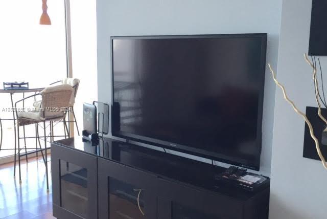 6365 Collins Ave 4209, Miami Beach, Florida 33141, 1 Bedroom Bedrooms, ,2 BathroomsBathrooms,Residentiallease,For Rent,6365 Collins Ave 4209,A10321692