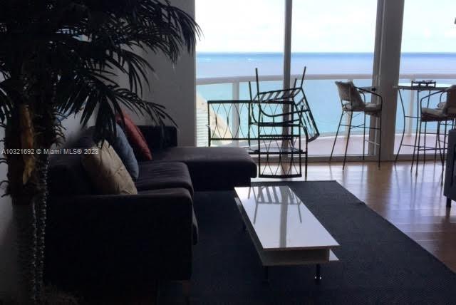 6365 Collins Ave 4209, Miami Beach, Florida 33141, 1 Bedroom Bedrooms, ,2 BathroomsBathrooms,Residentiallease,For Rent,6365 Collins Ave 4209,A10321692