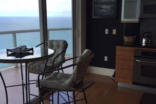 6365 Collins Ave 4209, Miami Beach, Florida 33141, 1 Bedroom Bedrooms, ,2 BathroomsBathrooms,Residentiallease,For Rent,6365 Collins Ave 4209,A10321692