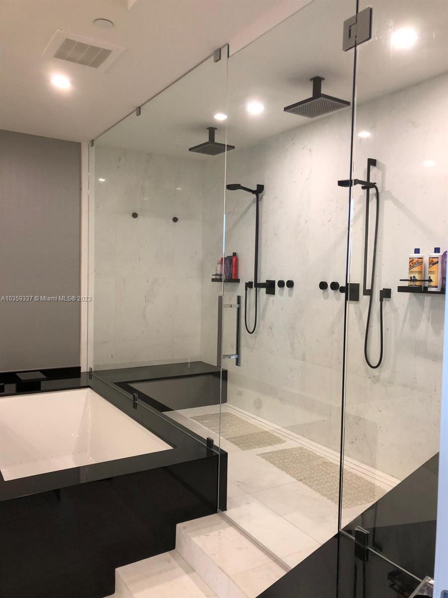Sunny Isles Beach, Florida 33160, 4 Bedrooms Bedrooms, ,4 BathroomsBathrooms,Residential,For Sale,A10359337