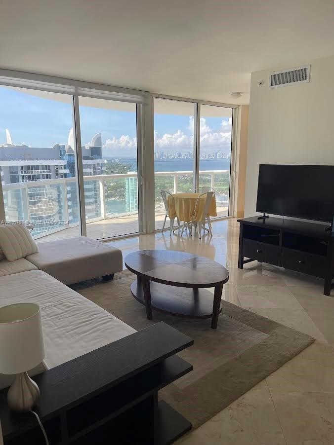 6365 SE Collins Ave 3404, Miami Beach, Florida 33141, 2 Bedrooms Bedrooms, ,2 BathroomsBathrooms,Residentiallease,For Rent,6365 SE Collins Ave 3404,A10599793