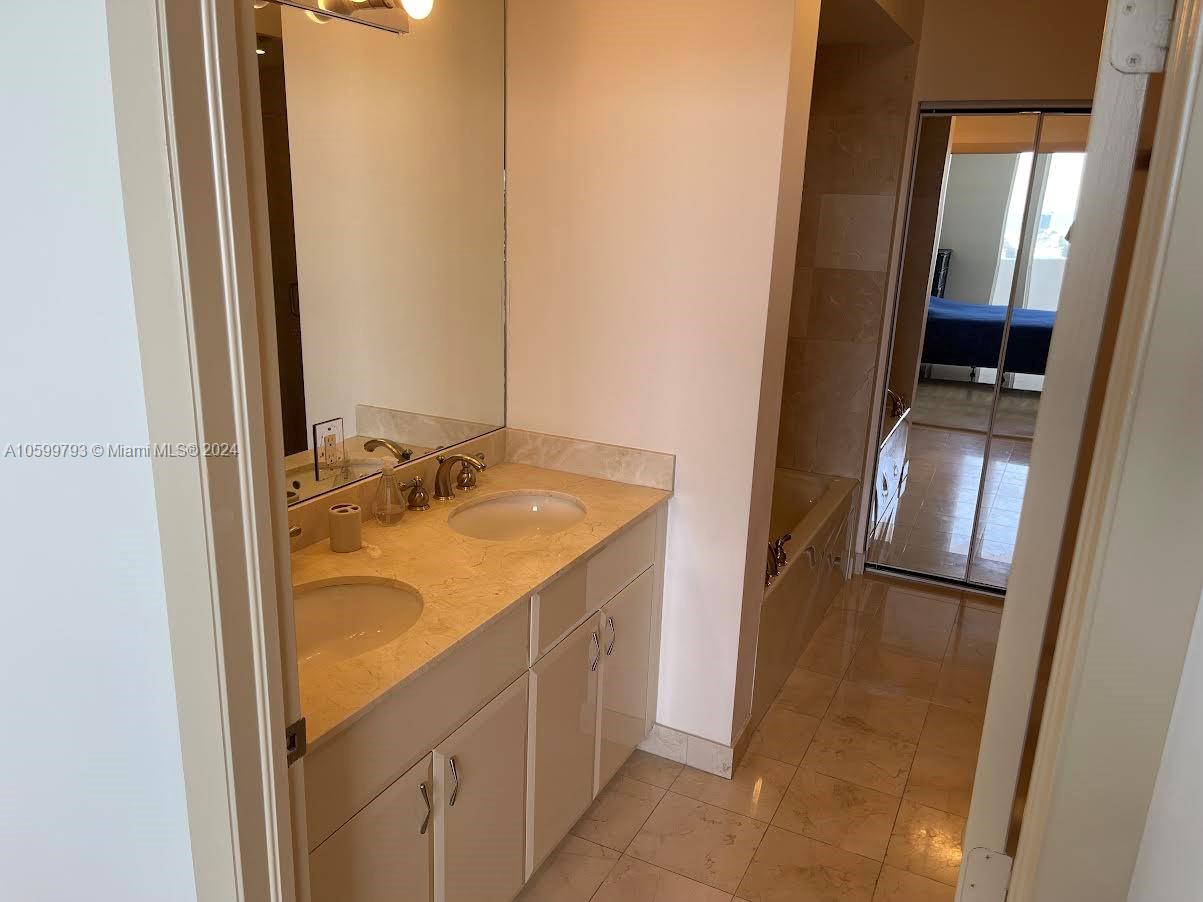 6365 SE Collins Ave 3404, Miami Beach, Florida 33141, 2 Bedrooms Bedrooms, ,2 BathroomsBathrooms,Residentiallease,For Rent,6365 SE Collins Ave 3404,A10599793