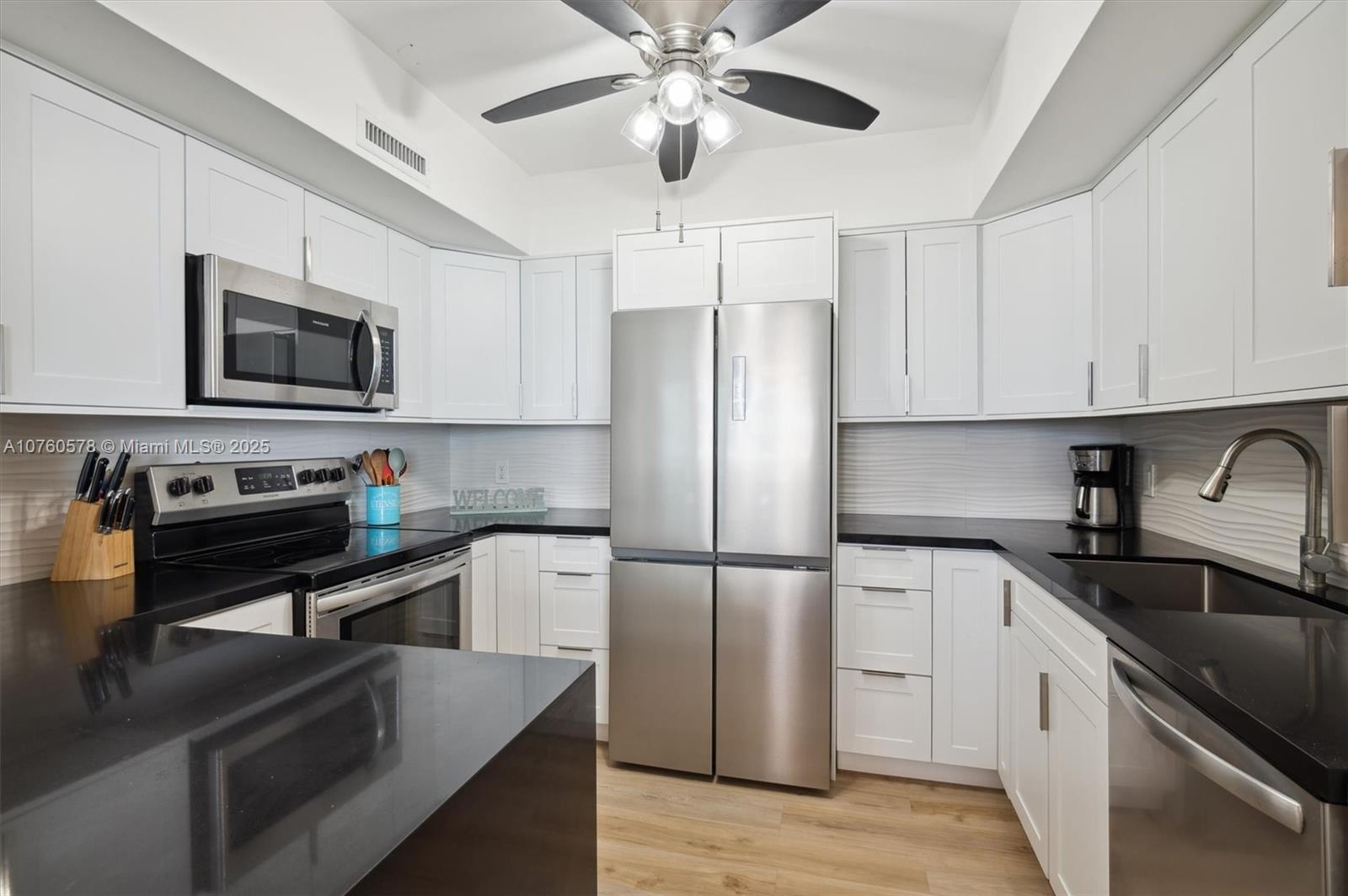 3505 S Ocean Dr 710, Hollywood, Florida 33019, 2 Bedrooms Bedrooms, ,2 BathroomsBathrooms,Residentiallease,For Rent,3505 S Ocean Dr 710,A10760578