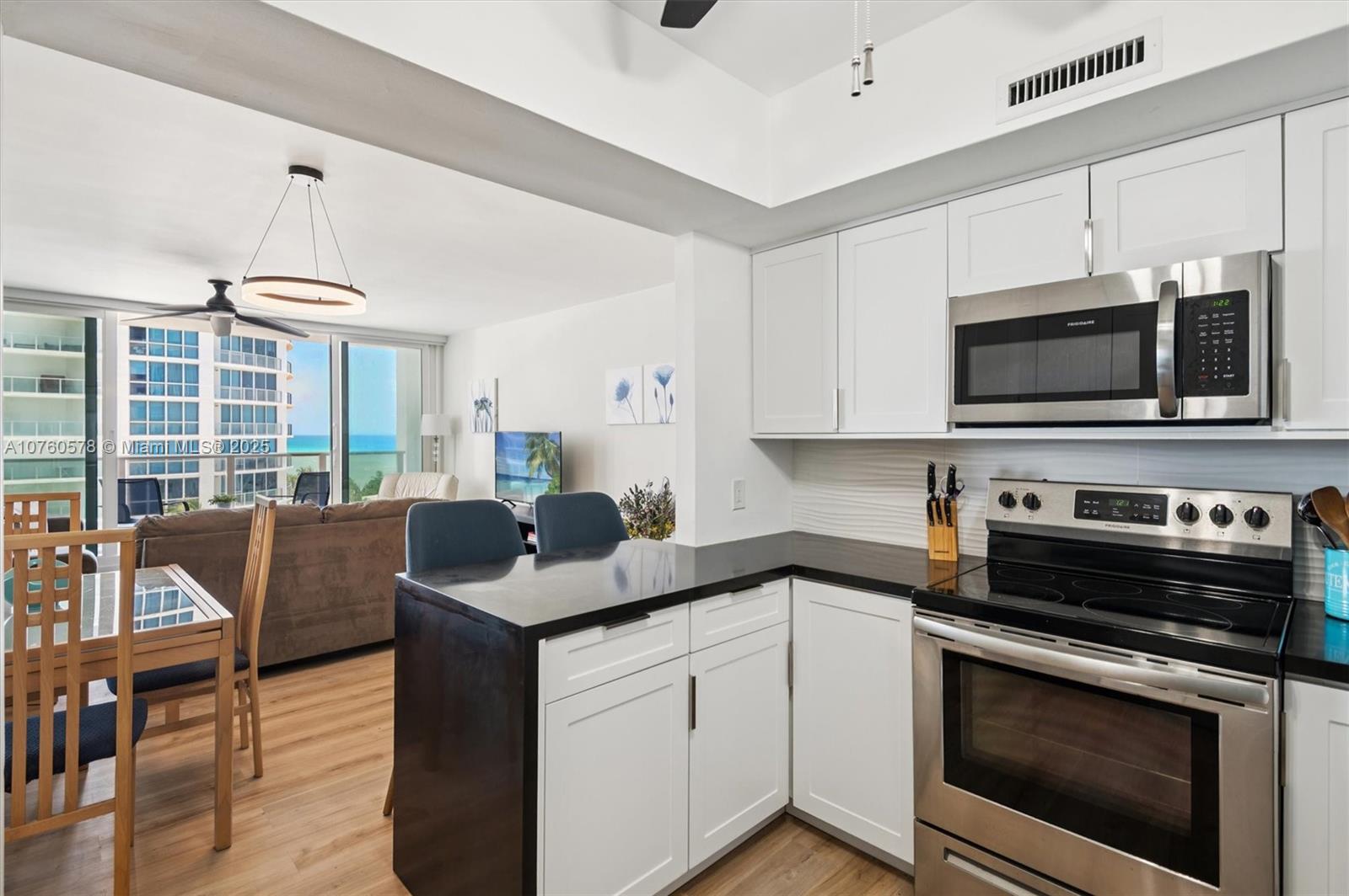 3505 S Ocean Dr 710, Hollywood, Florida 33019, 2 Bedrooms Bedrooms, ,2 BathroomsBathrooms,Residentiallease,For Rent,3505 S Ocean Dr 710,A10760578